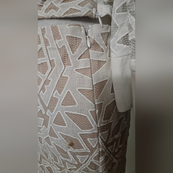L’ATISTE White Lace Two-Piece Set – Crop Top & Mini Skirt. Size Medium - Picture 8 of 16